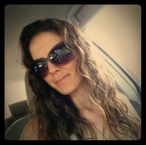 Meet your Posher, Liz